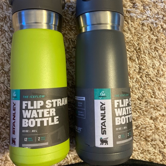 Stanley THE GO FLIP STRAW WATER BOTTLE | 22 OZ set of two - Picture 1 of 2